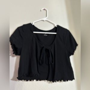 Women’s Aeropostale cropped tie shirt size large.